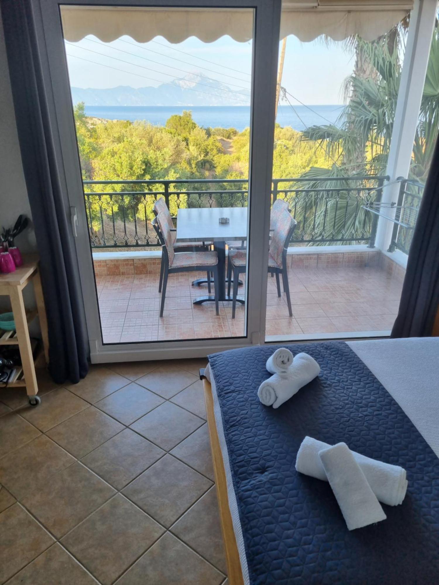 Greenhill Holiday Suites Sarti Esterno foto