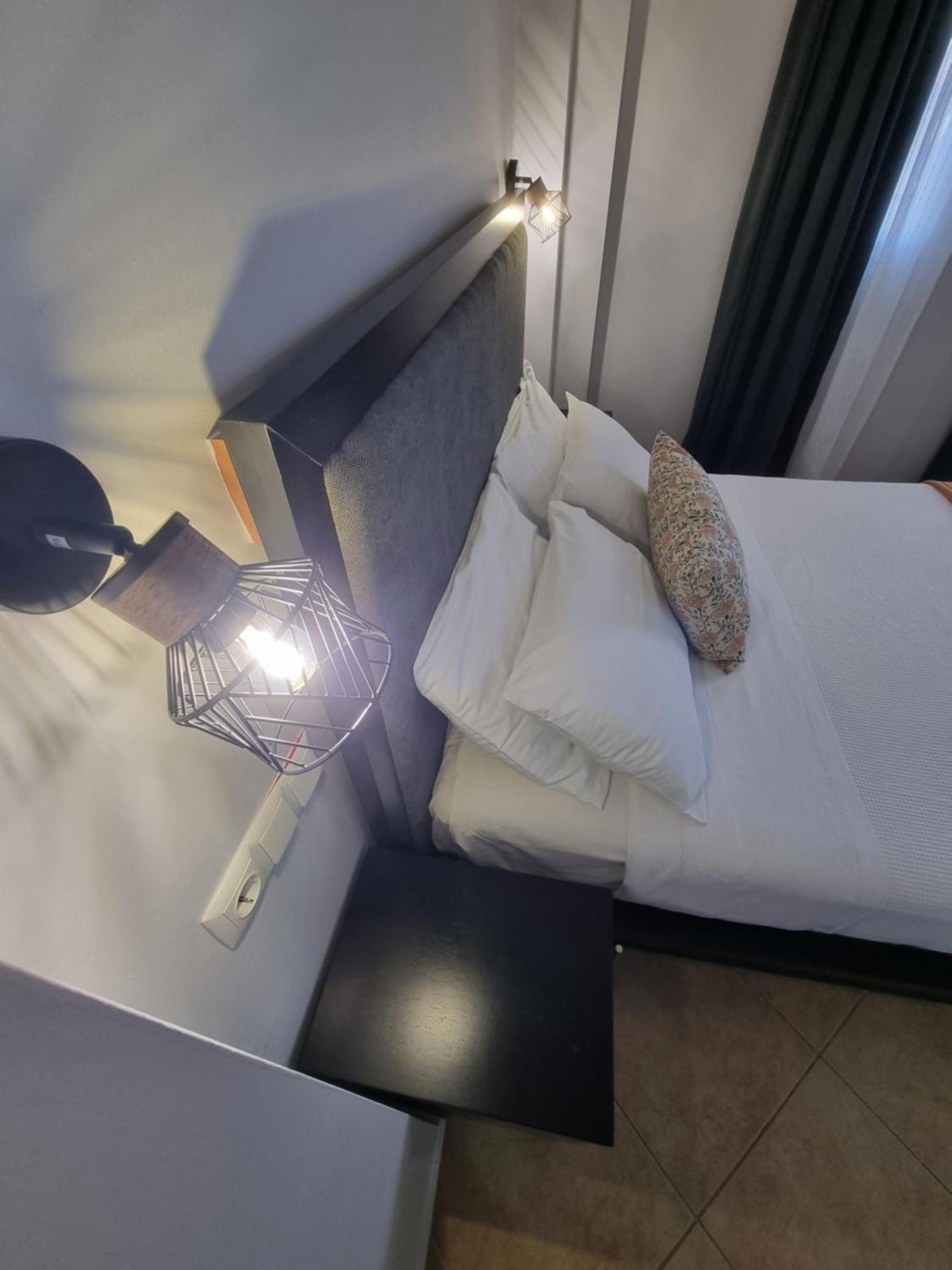 Greenhill Holiday Suites Sarti Esterno foto