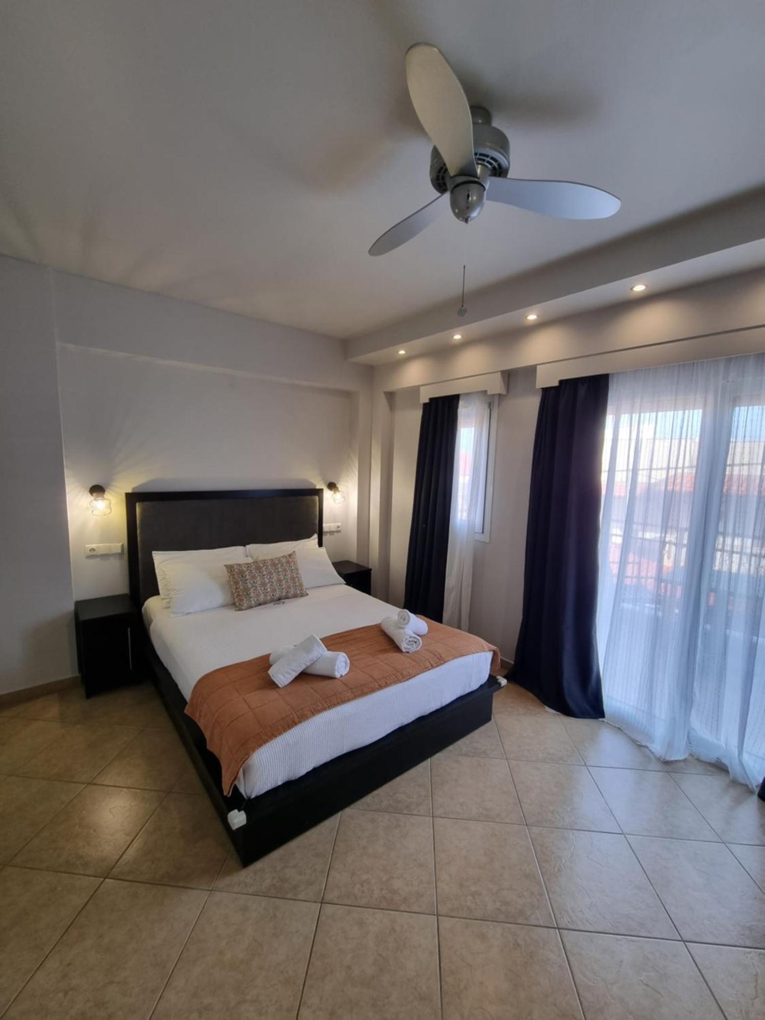 Greenhill Holiday Suites Sarti Esterno foto