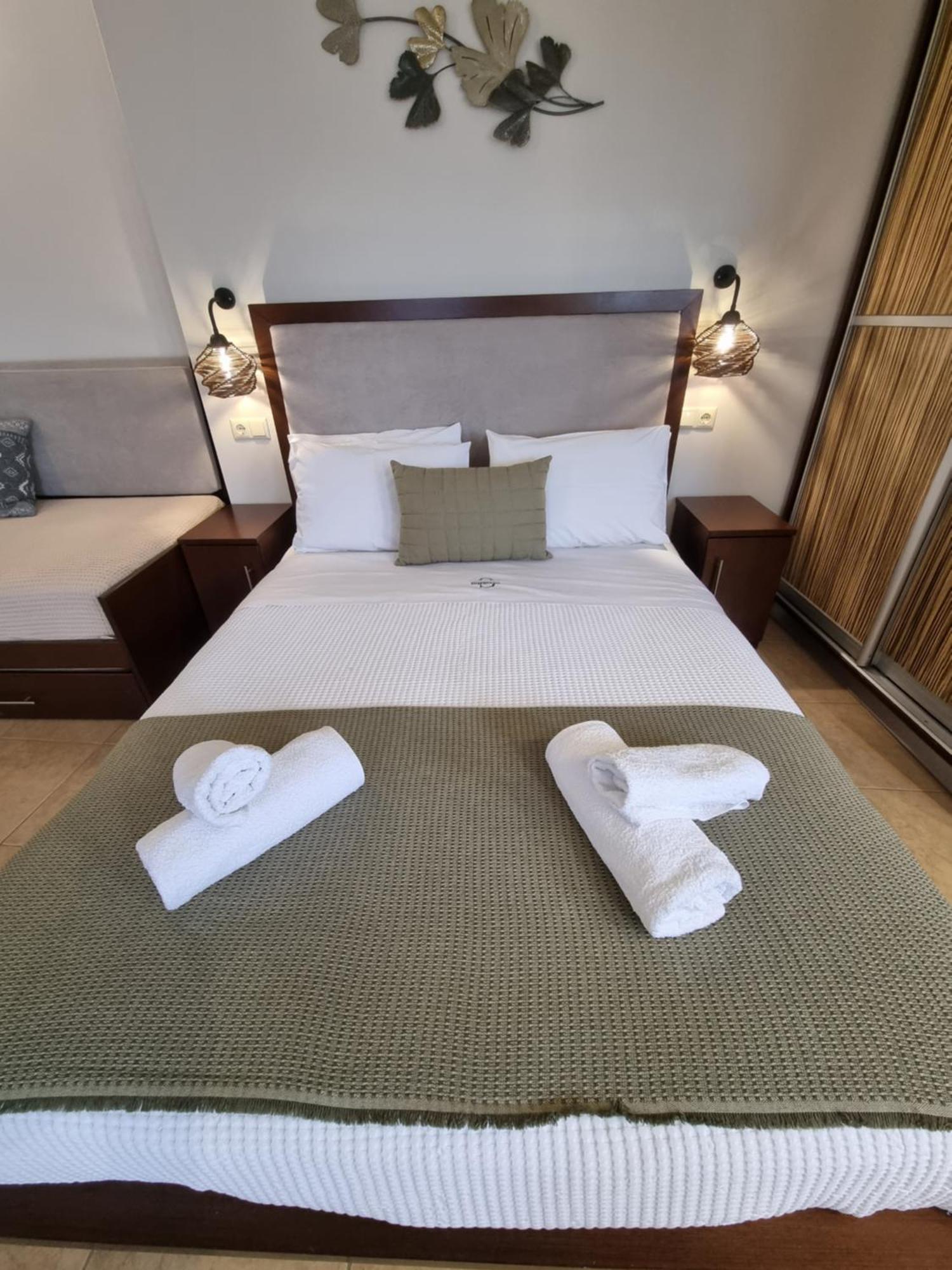 Greenhill Holiday Suites Sarti Esterno foto