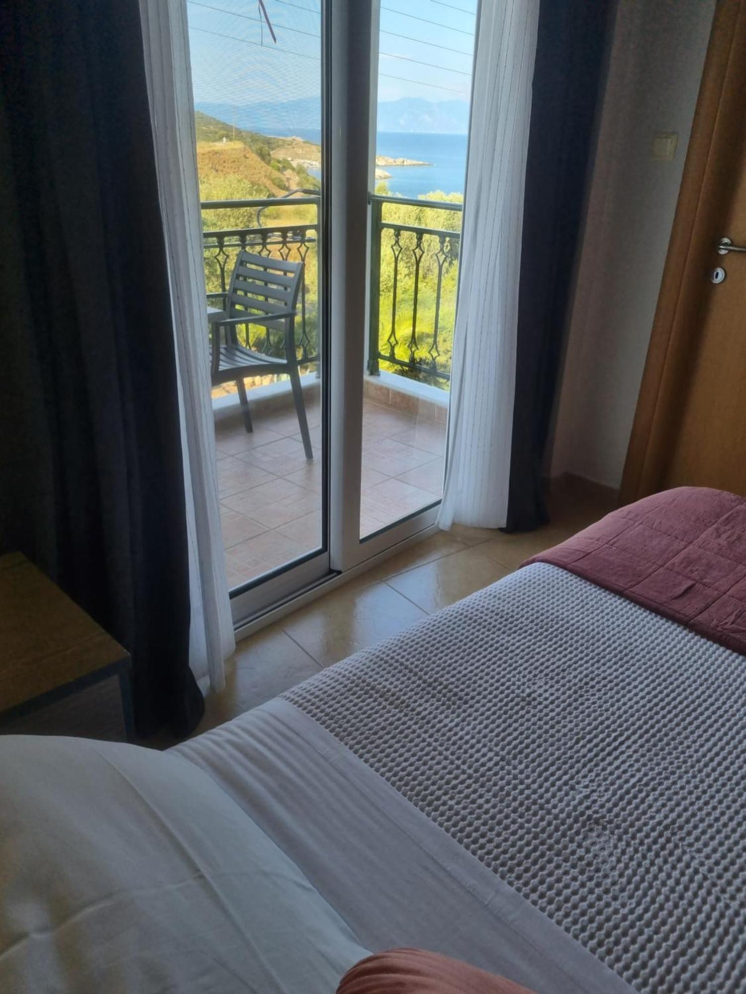Greenhill Holiday Suites Sarti Esterno foto