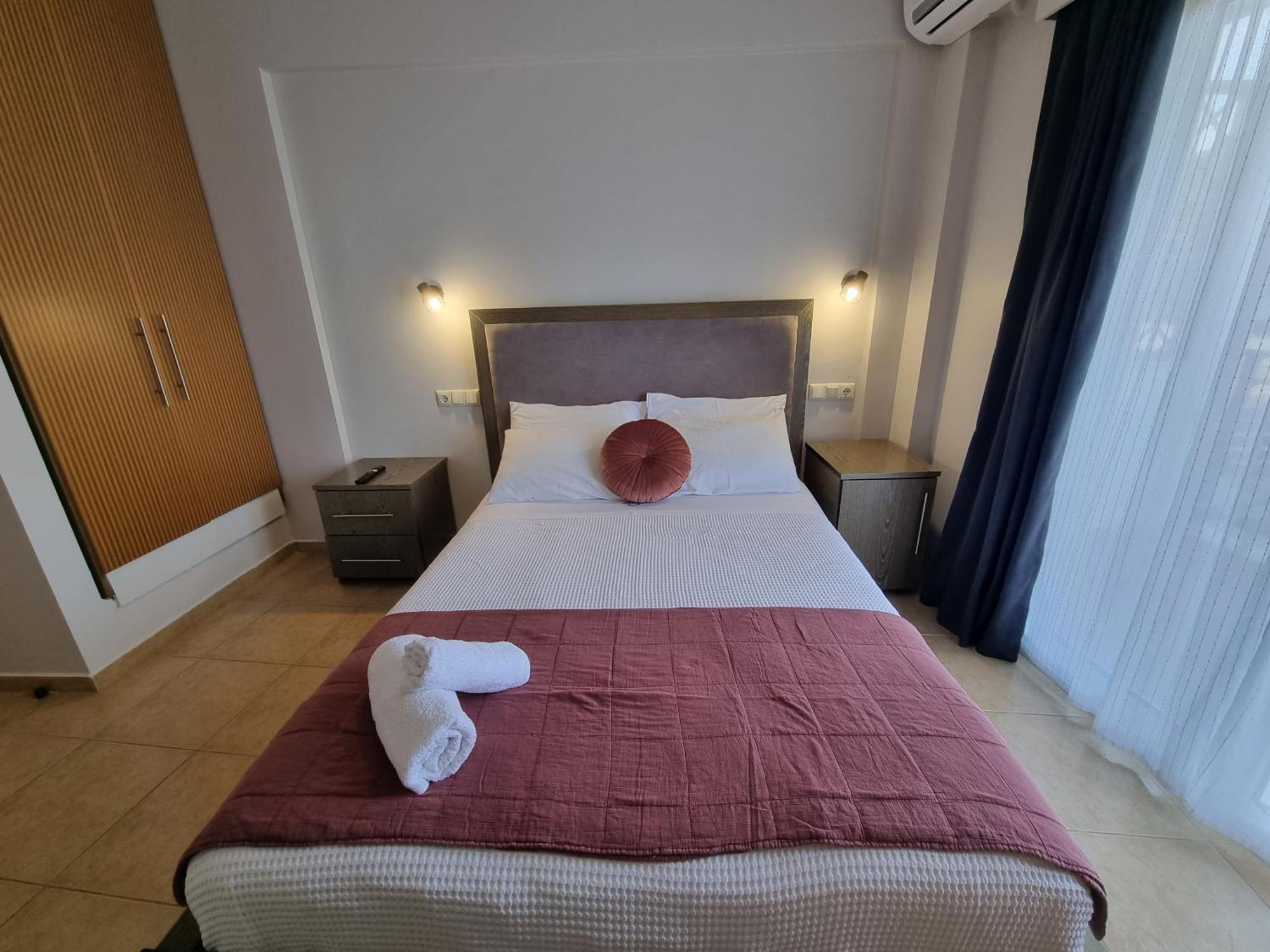 Greenhill Holiday Suites Sarti Esterno foto