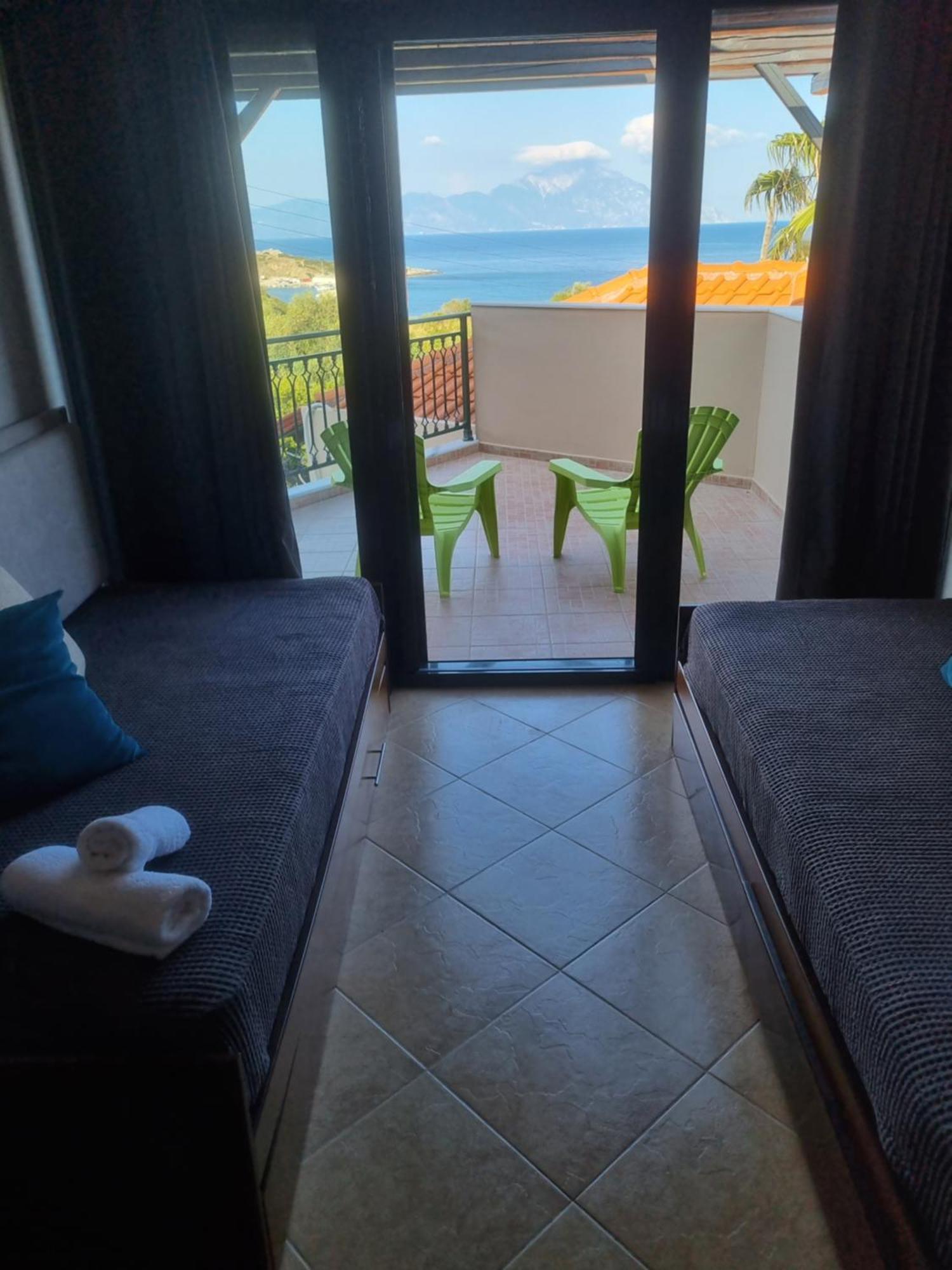 Greenhill Holiday Suites Sarti Esterno foto