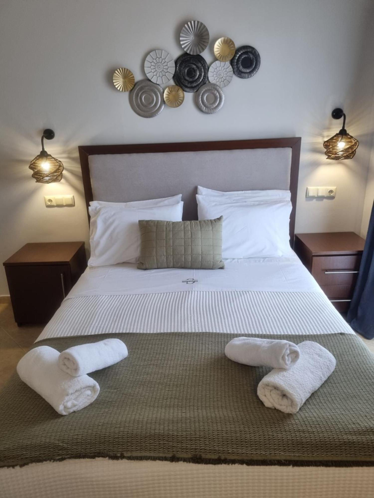 Greenhill Holiday Suites Sarti Esterno foto