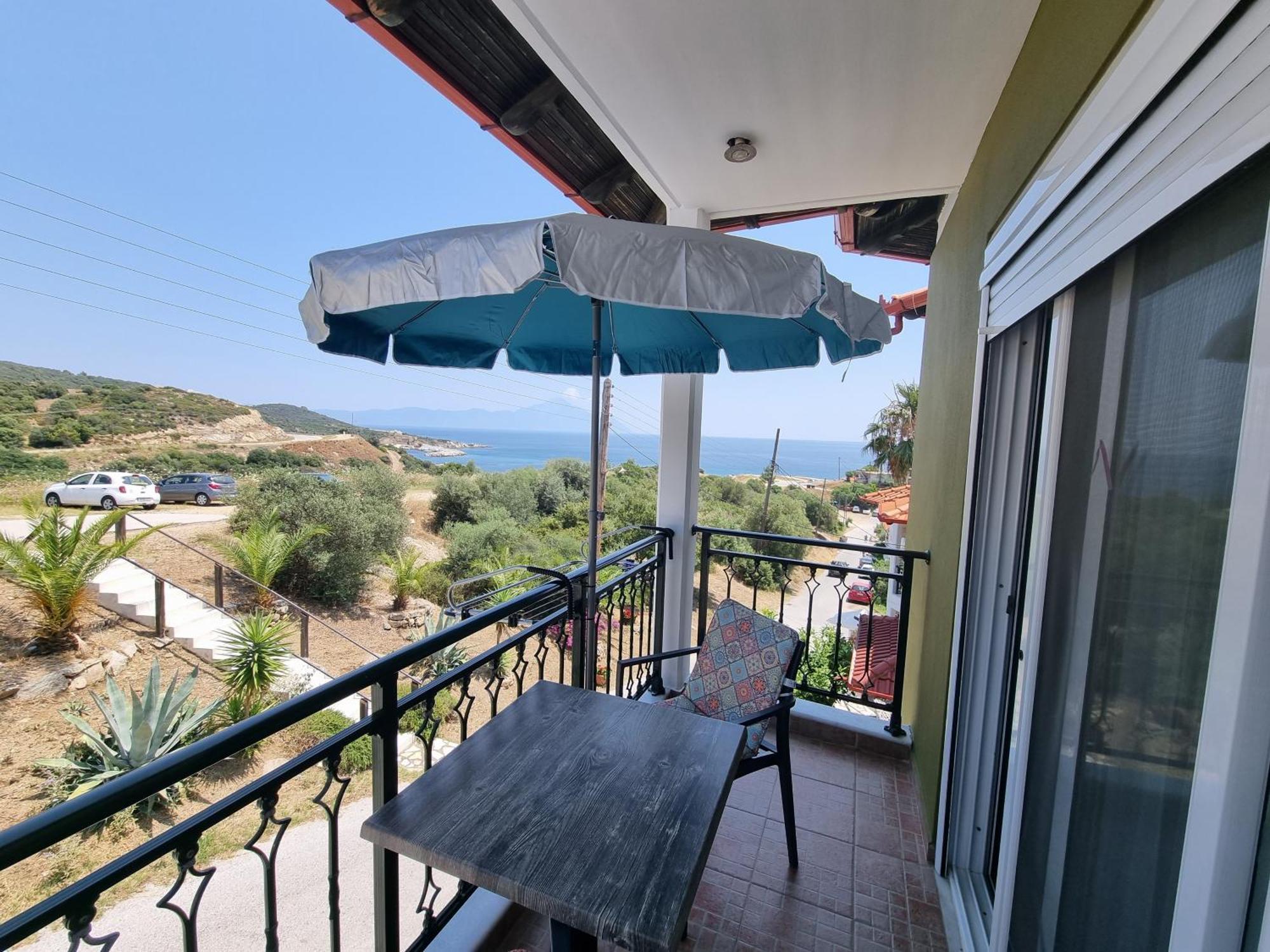 Greenhill Holiday Suites Sarti Esterno foto
